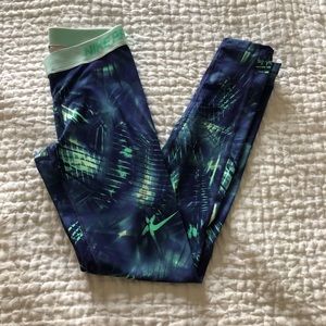 Nike Women’s Dri-Fit legging